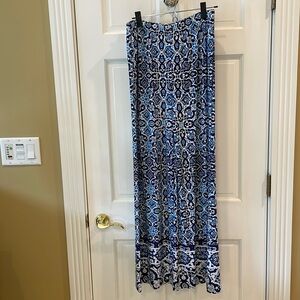 Chico’s Traveler Blue/White Size 1 (8/10) Wide Leg Pants.  Excellent Condition.